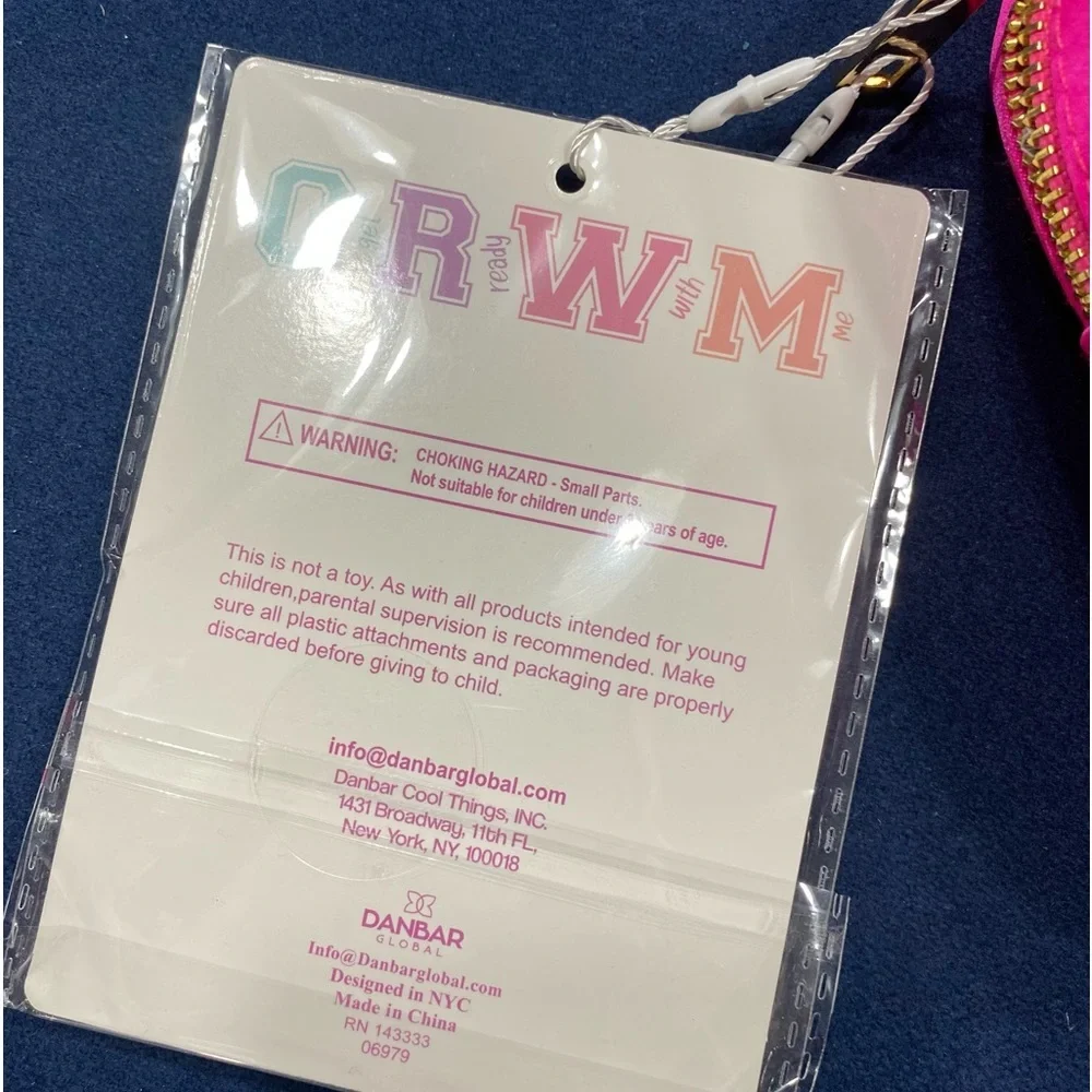 🆕 CUTEST little bright pink pouch w/golden zipper closure& 3 self stick patches